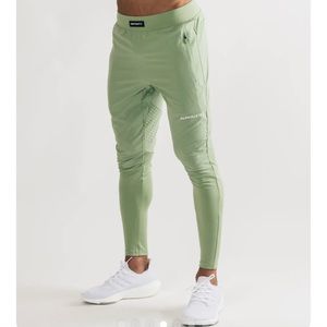 INFINITY TECH PANT
Men's Woven 4-Way Stretch 29" Pant
Meadow